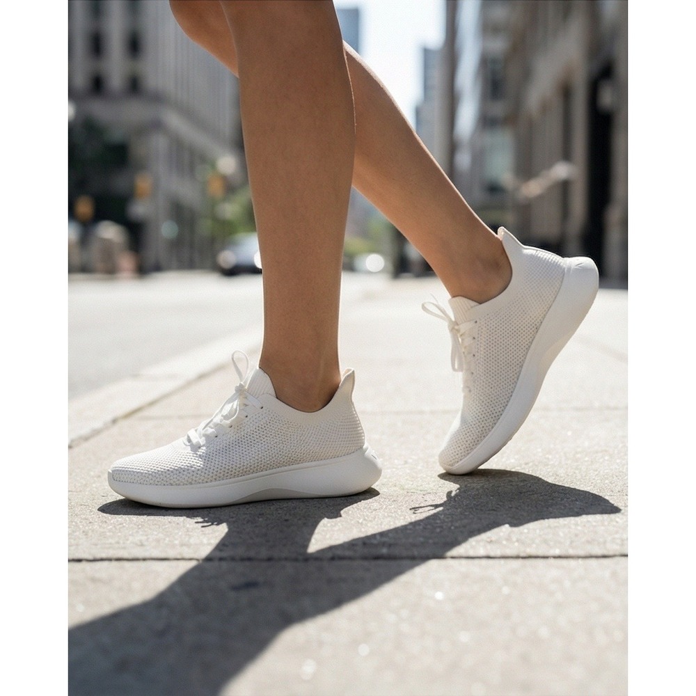VIVAIA‎ V-Prime 42/10.5 US Cream White Knit Lace Up Walking Sneakers